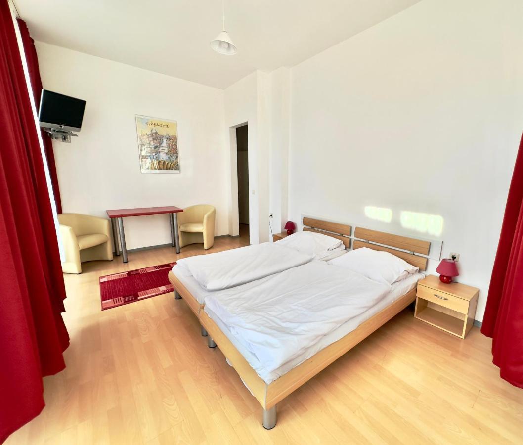 Picobello Pension Гёрлиц Экстерьер фото